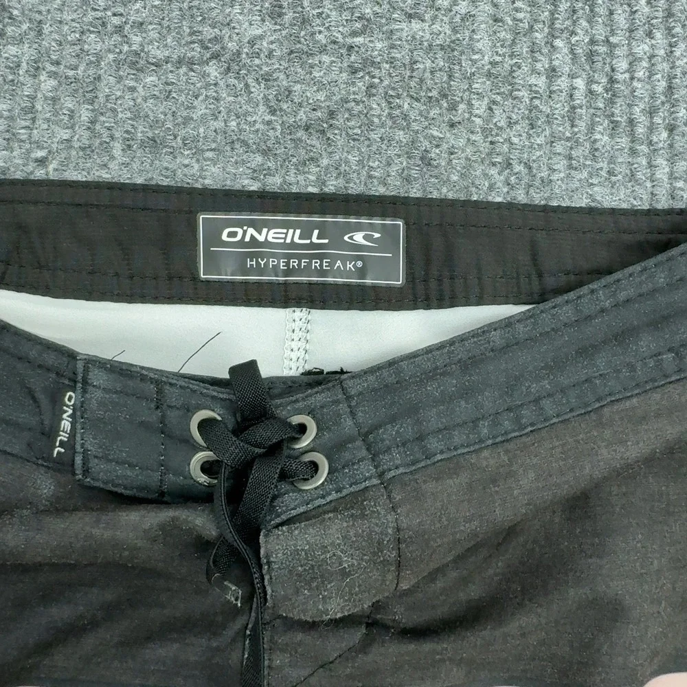 O'Neill Board Shorts Mens 26 Black Hyperfreak Striped Surf Beach Athletic Summer
